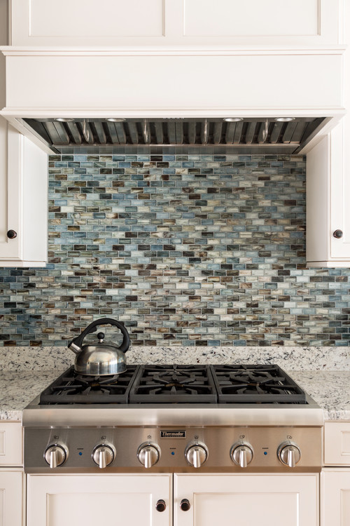 White Ice Granite White Cabinet Backsplash Metallic Touches Most Slabs Great Shine Stone Beauty Polished Quarried Bath Cracks Variation Essential Cost Break Demand Market Imported